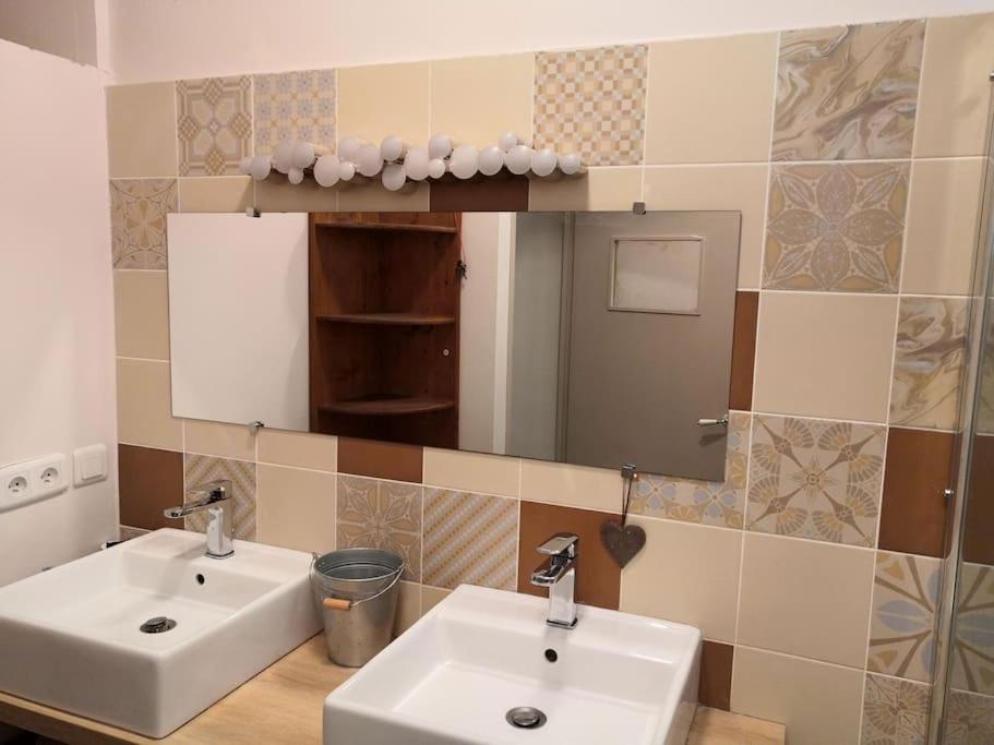 Maison Avec Piscine Dans Village Provencal. Courthézon Extérieur photo